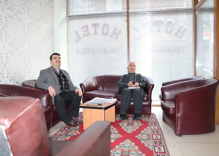 塔拉斯丽奥古力酒店